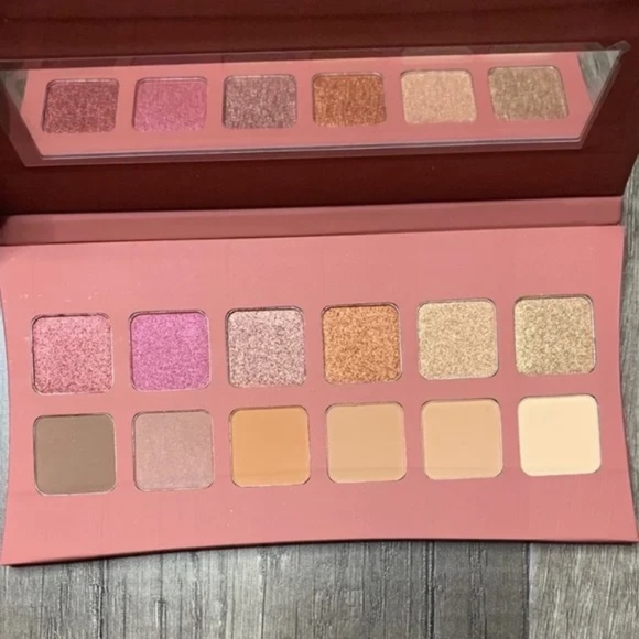 🆕 Illamasqua - Unveiled Artistry Eyeshadow Palette - Picture 2 of 12